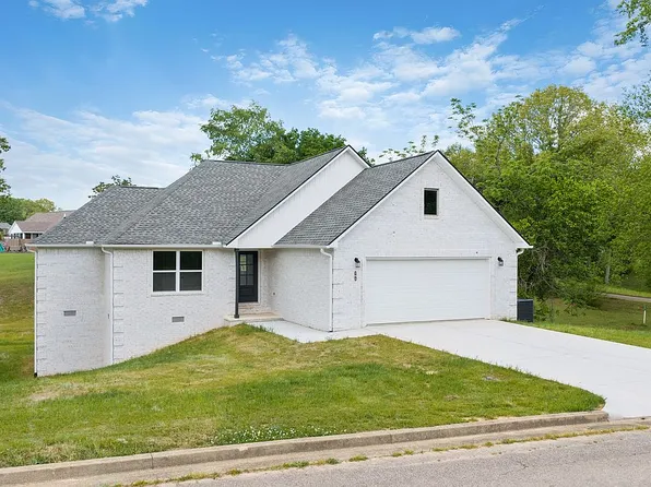 265 Derek Dr, Lexington, TN 38351