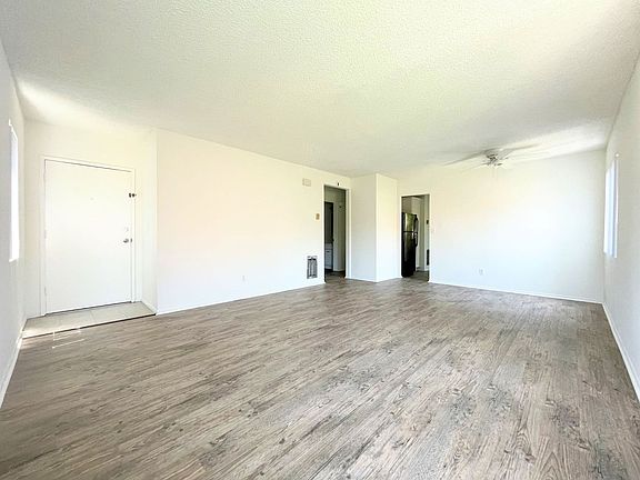 3rd image of 128 Avenida Las Brisas APT D