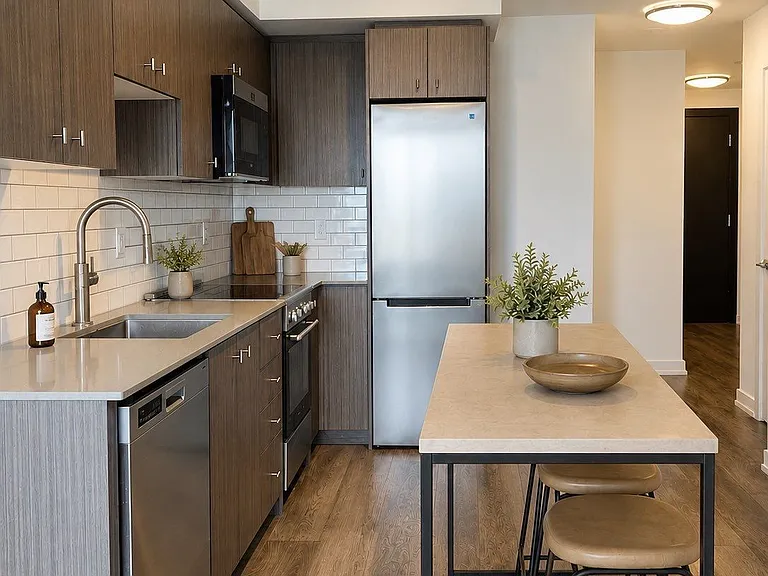 15 Wellington St S #1804 — Photo 9