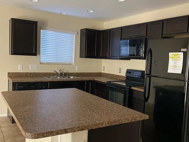 6035 E Sotol Dr — Photo 2