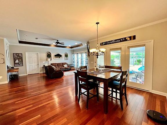 5th image of 150 Sweetwater Dr