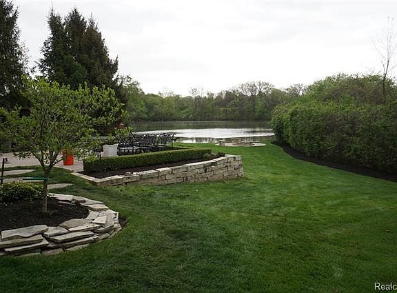 3rd image of 18249 Cascade Dr #32