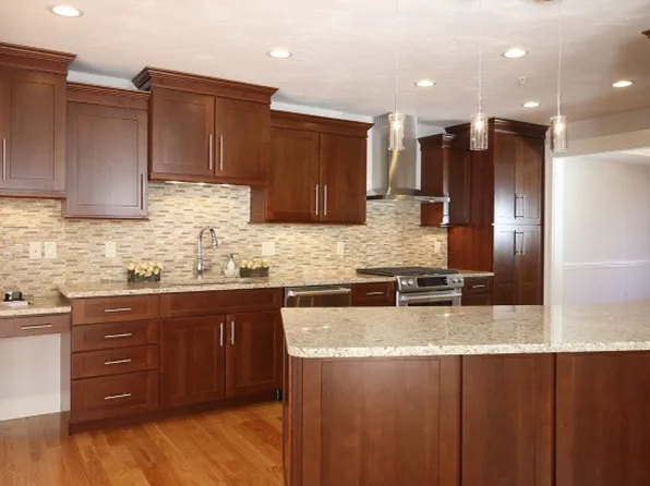7 Woodbridge Ct, North Grafton, MA 01536