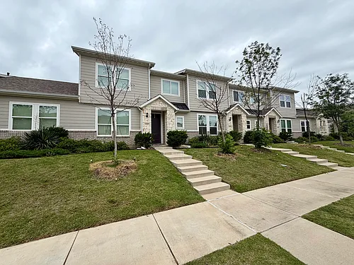 1325 Creekbank Dr Photo 1