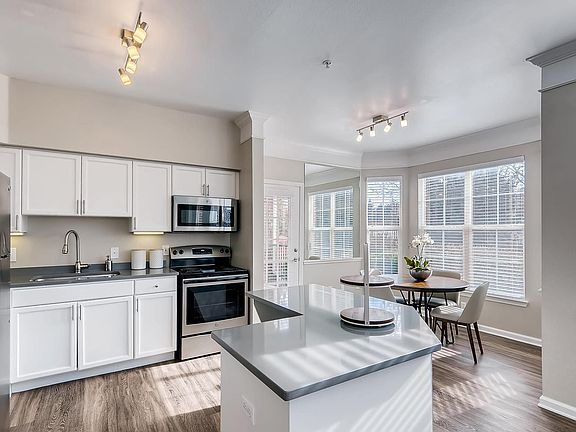 Lowry Park apartments community photo