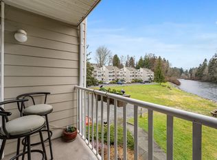 205 1st St #217, Courtenay, BC V9N1A5