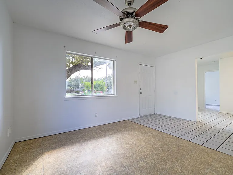 123 Cenizo St — Photo 36