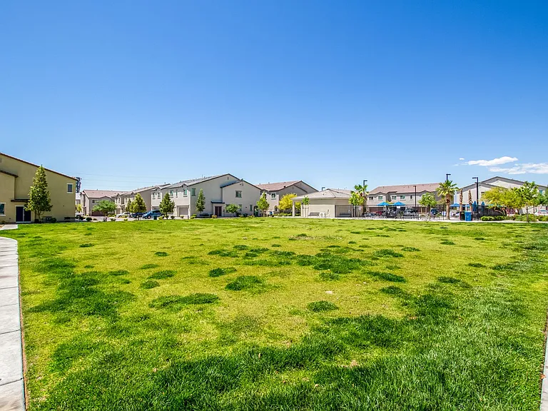 825 Star Estates Ave — Photo 33