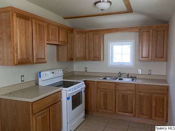 Home for Sale in Quincy, IL $65,000