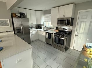 2048 Leitch Rd, Ferndale, MI 48220