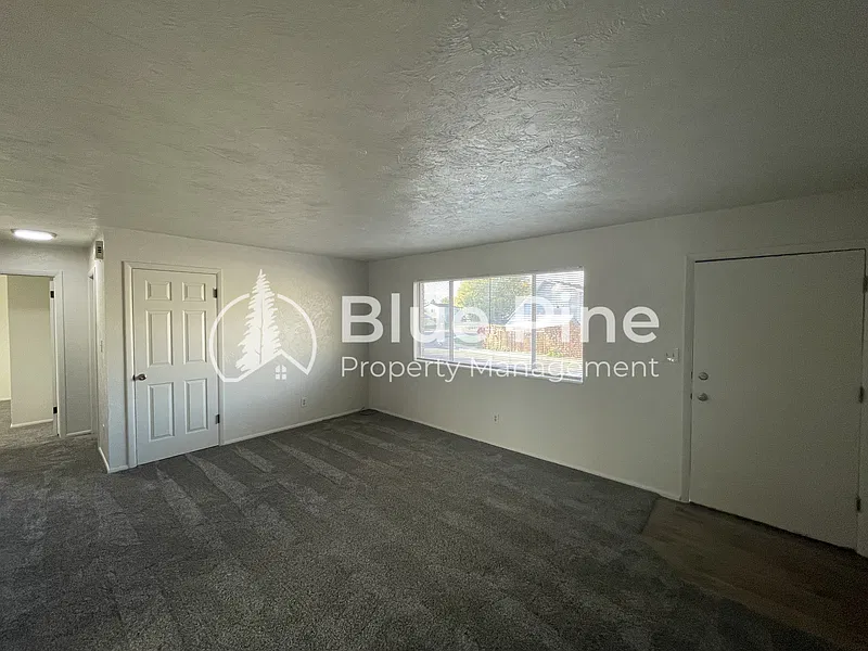 2 bed, 1.0 bath, 900 sqft, $950 — Photo 4