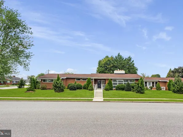 300 George St, Hanover, PA 17331