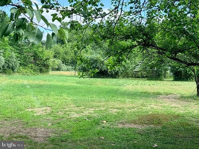 2nd image of 1906 Pondtown Rd