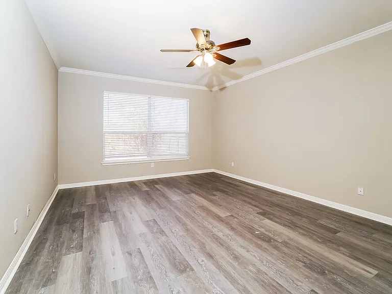 909 Hot Spring Valley — Photo 11