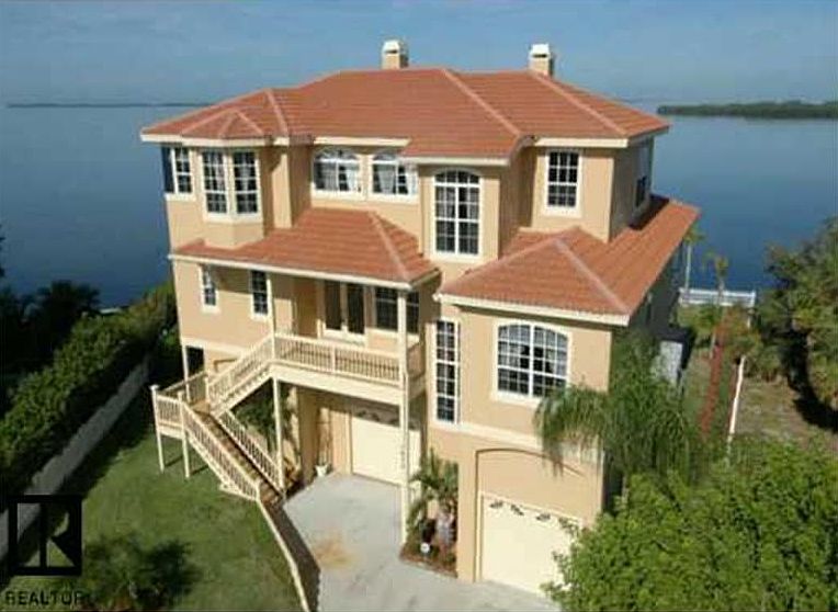 1st image of 1674 Sea Breeze Dr