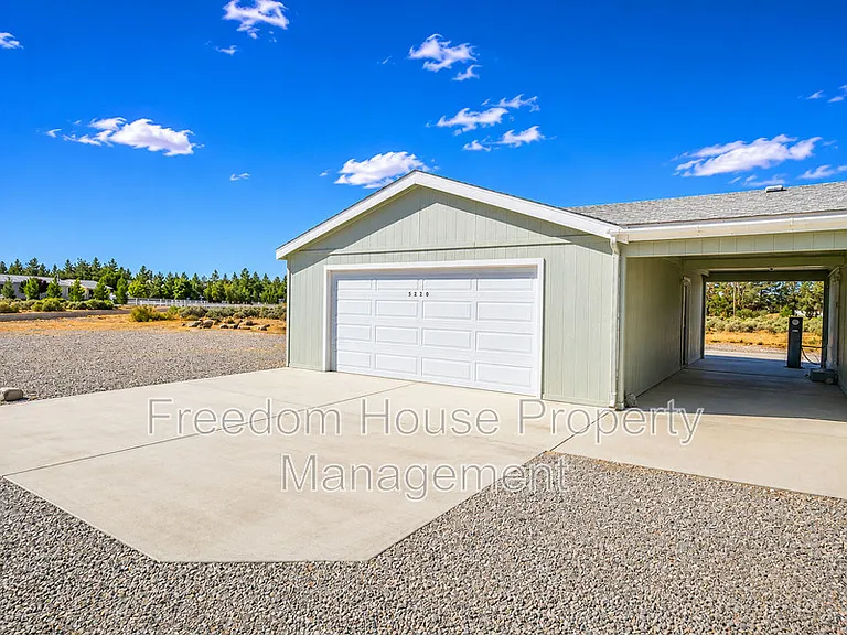5220 Jerry Ave — Photo 40