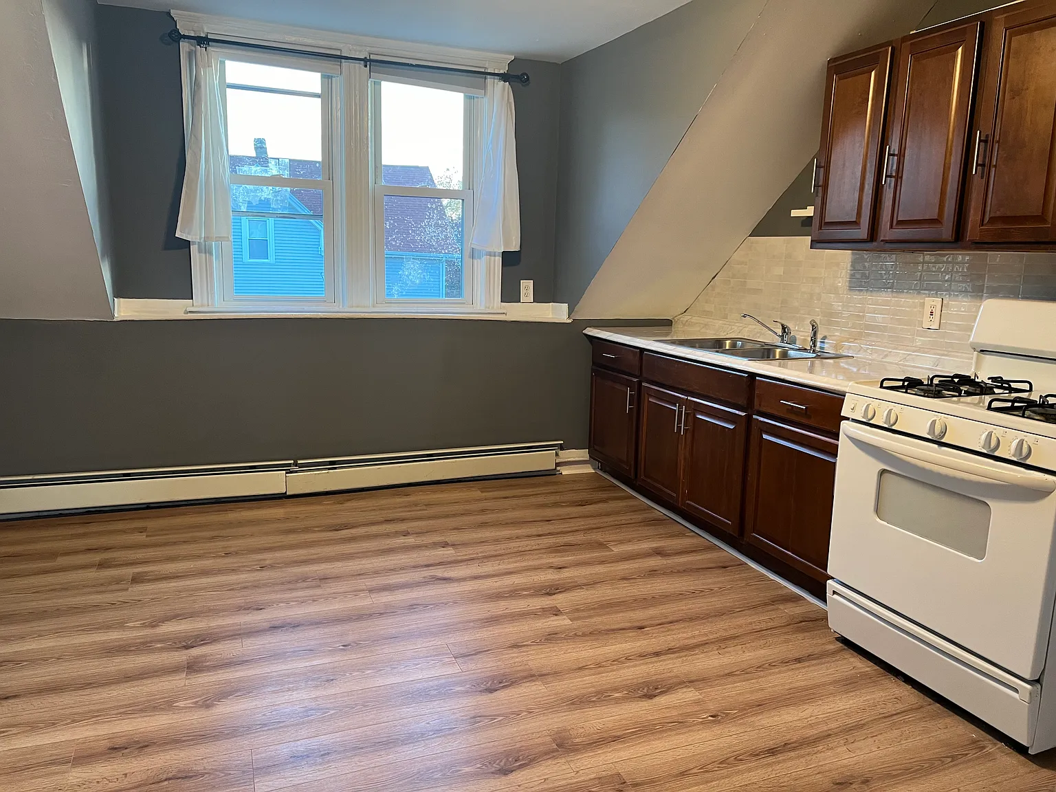 2 bed, 955 sqft, $1,800 — Photo 1