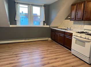 16 Tuxedo Ave #3, Providence, RI 02909