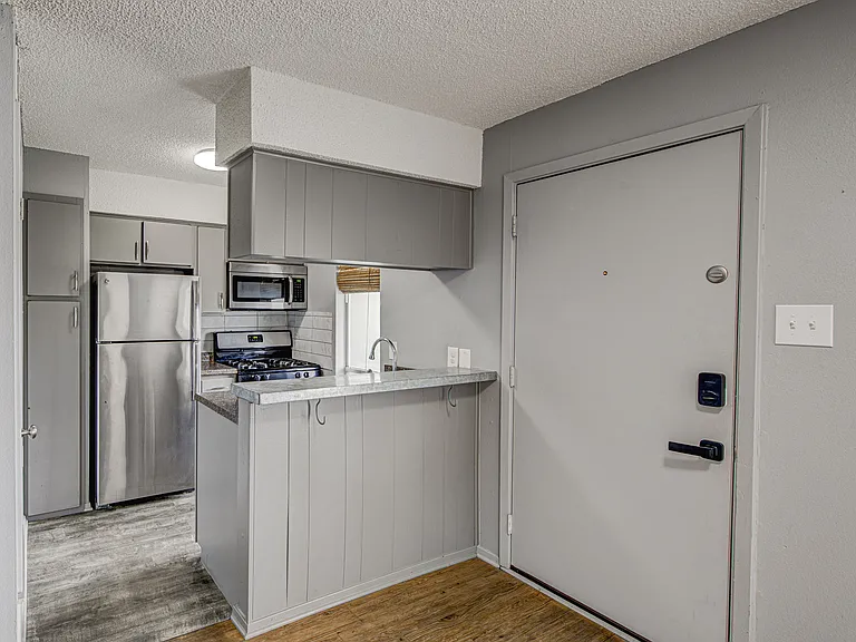 7000 Guadalupe St — Photo 10