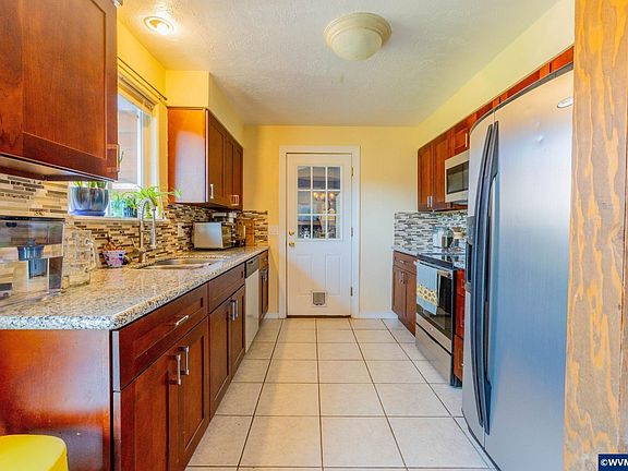 4th image of 1454 Westwood Ln
