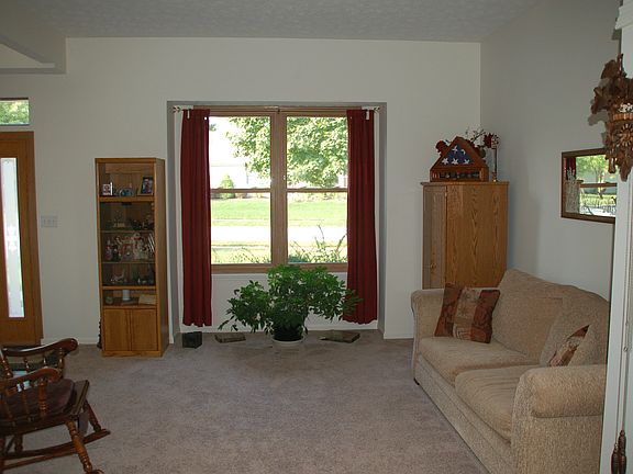 3rd image of 142 Myers Lake Dr