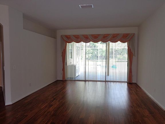 3rd image of 395 Kapok Ct