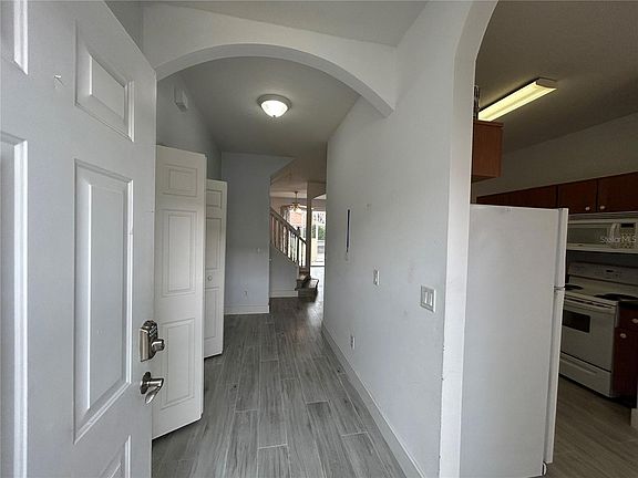 3rd image of 4727 Hemingway House St