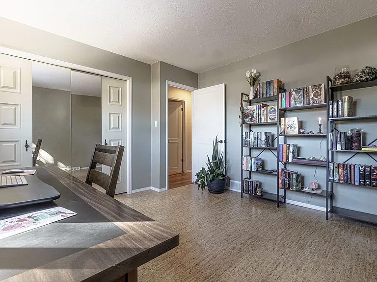3295 W Parade Cir — Photo 18
