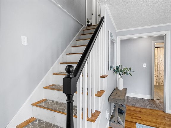 3rd image of 11 Hathaway Rd