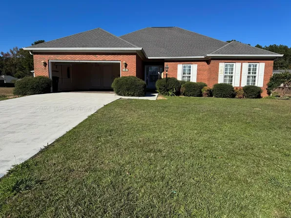 1368 Golden Eagle Cir, Jasper, AL 35504