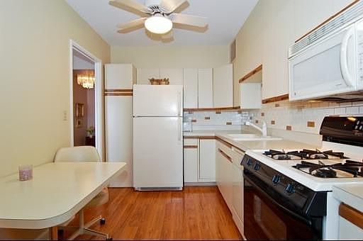 3rd image of 4200 N Marine Dr APT 905