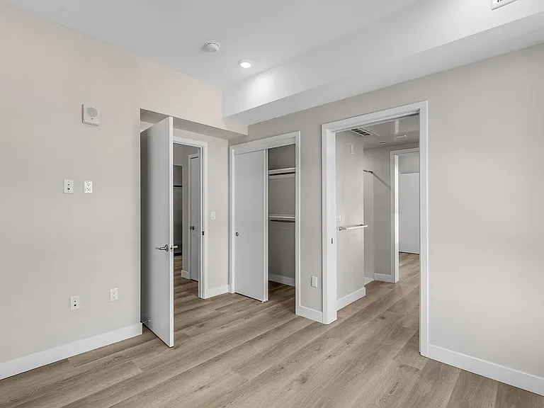 825 Coronado-Building — Photo 88