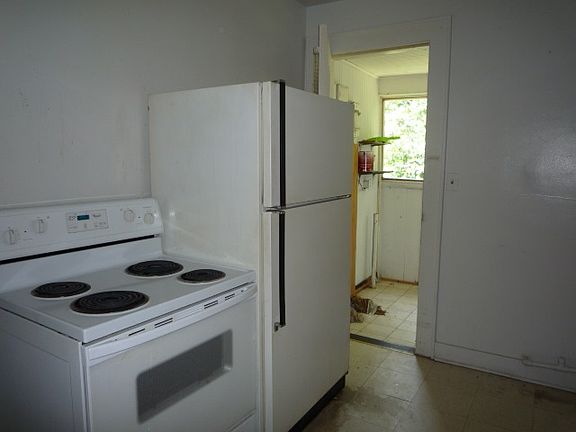 4th image of 308-310 Fairmont Ave