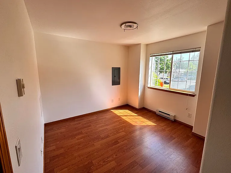 1808 E Sunset Dr #202 — Photo 9