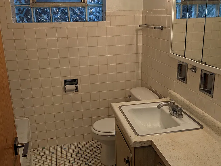 5415 W Barry Ave #GW — Photo 4