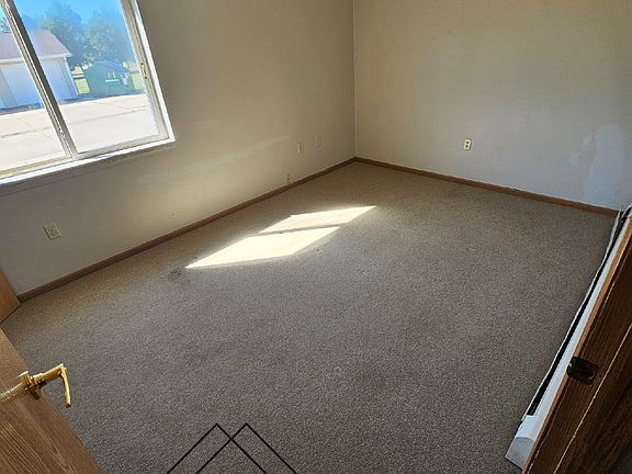 5th image of 410 13th Ave NW Unit 17