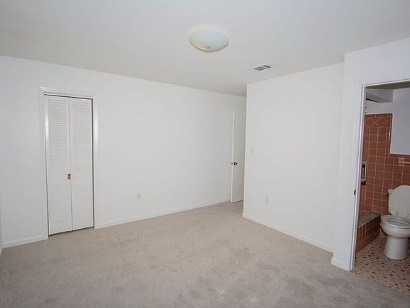 4th image of 601 Shady Lane Dr