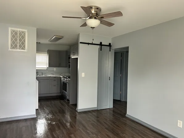 56 E John St, Knox, IN 46534
