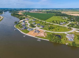 118 Fox Shores Dr #1, De Pere, WI 54115