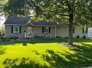 803 S Elm St, Washington, IL 61571