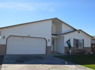 2708 W King Ct, Yakima, WA 98902