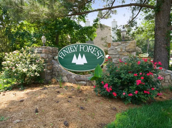 102 Finley Forest Dr, Chapel Hill, NC 27517