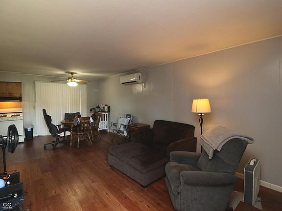 2nd image of 409 Waynetown Rd