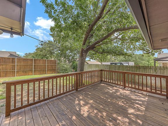 4th image of 1401 San Gabriel Dr
