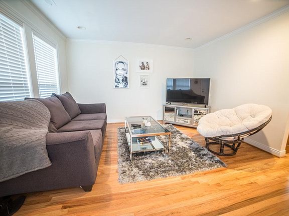 2nd image of 4000 Oak St APT 12