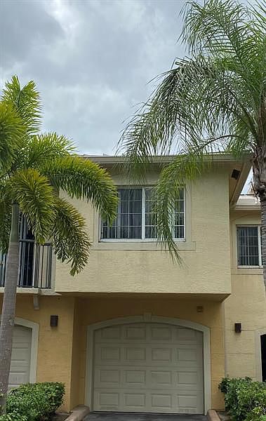 1st image of 100 Crestwood Ct #103