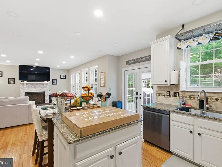 14997 Grassy Knoll Ct — Photo 17