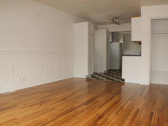 3rd image of 811 S 25th St