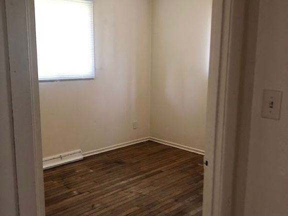 5th image of 3012 Ellen Ave
