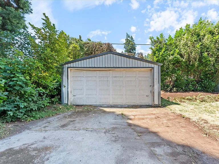 4535 NE Cleveland Ave — Photo 47